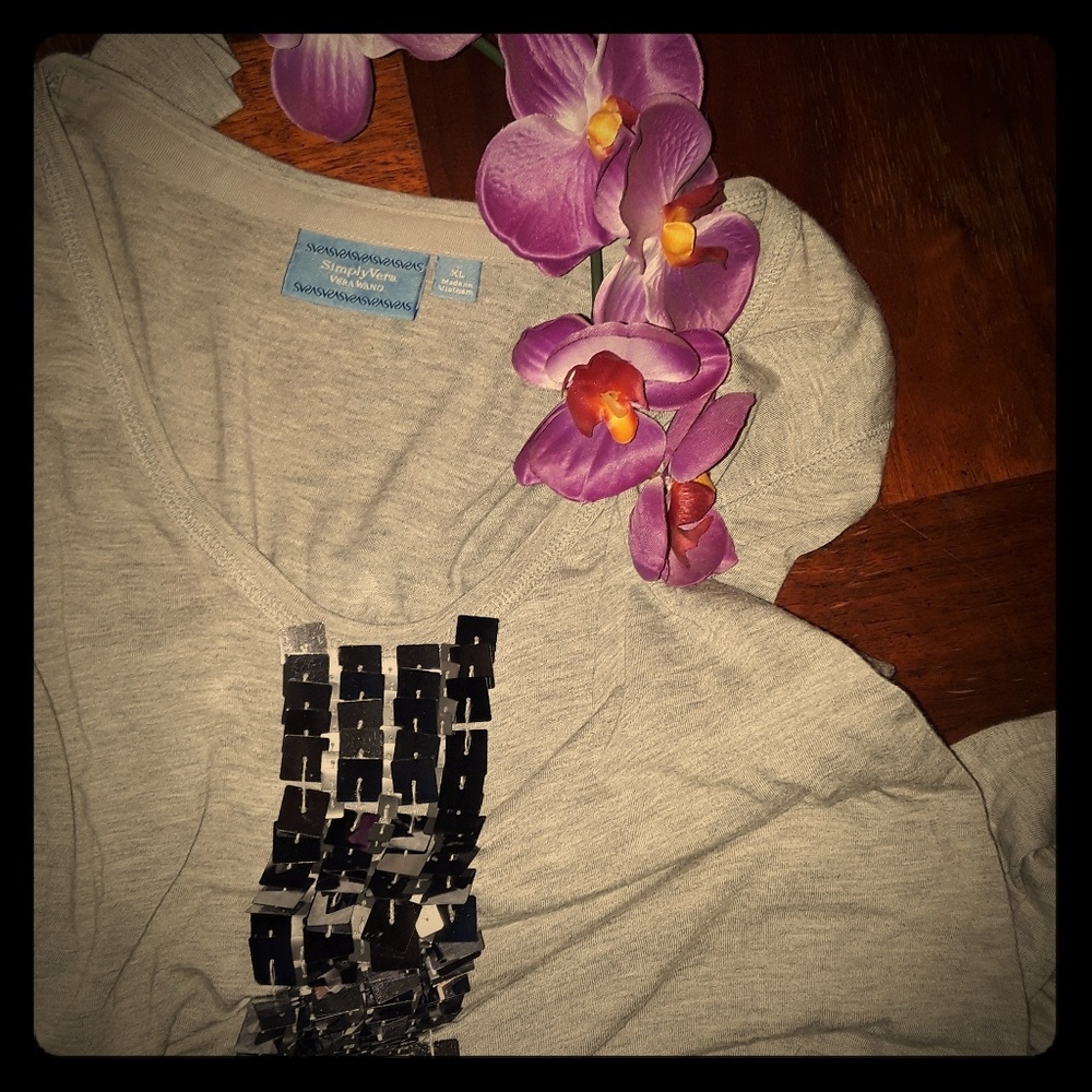 Vera Wang gray long slv tee XL light airy sparkle